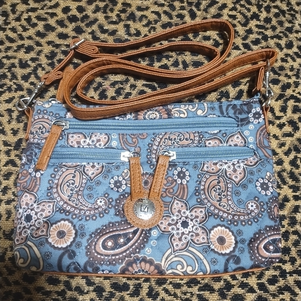 Stone Mountain crossbody